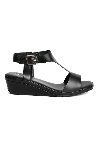 01-3586  Wedge Sandal