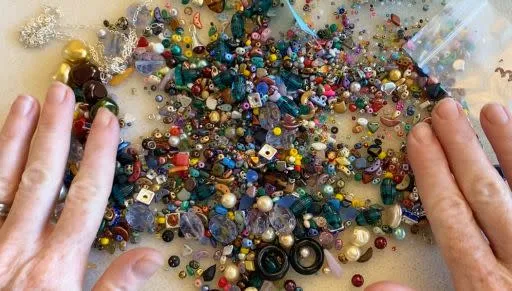 Mr. Kitty's Big Bead Bonanza Beads Mix Reveal