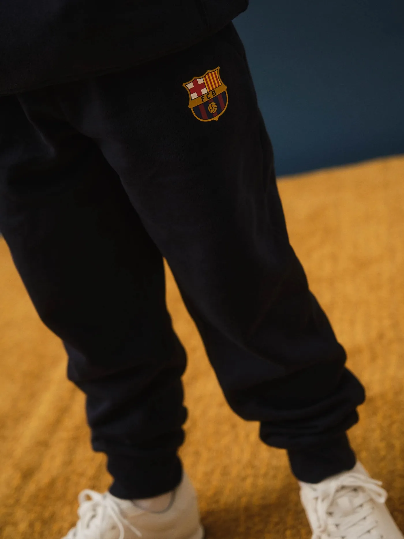 Navy Blue Sweatpants with Bara Crest - Junior