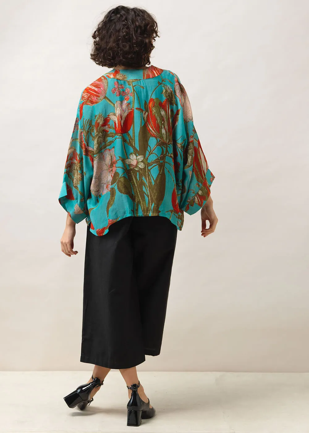 One Hundred Stars Tulip Short Kimono Blue