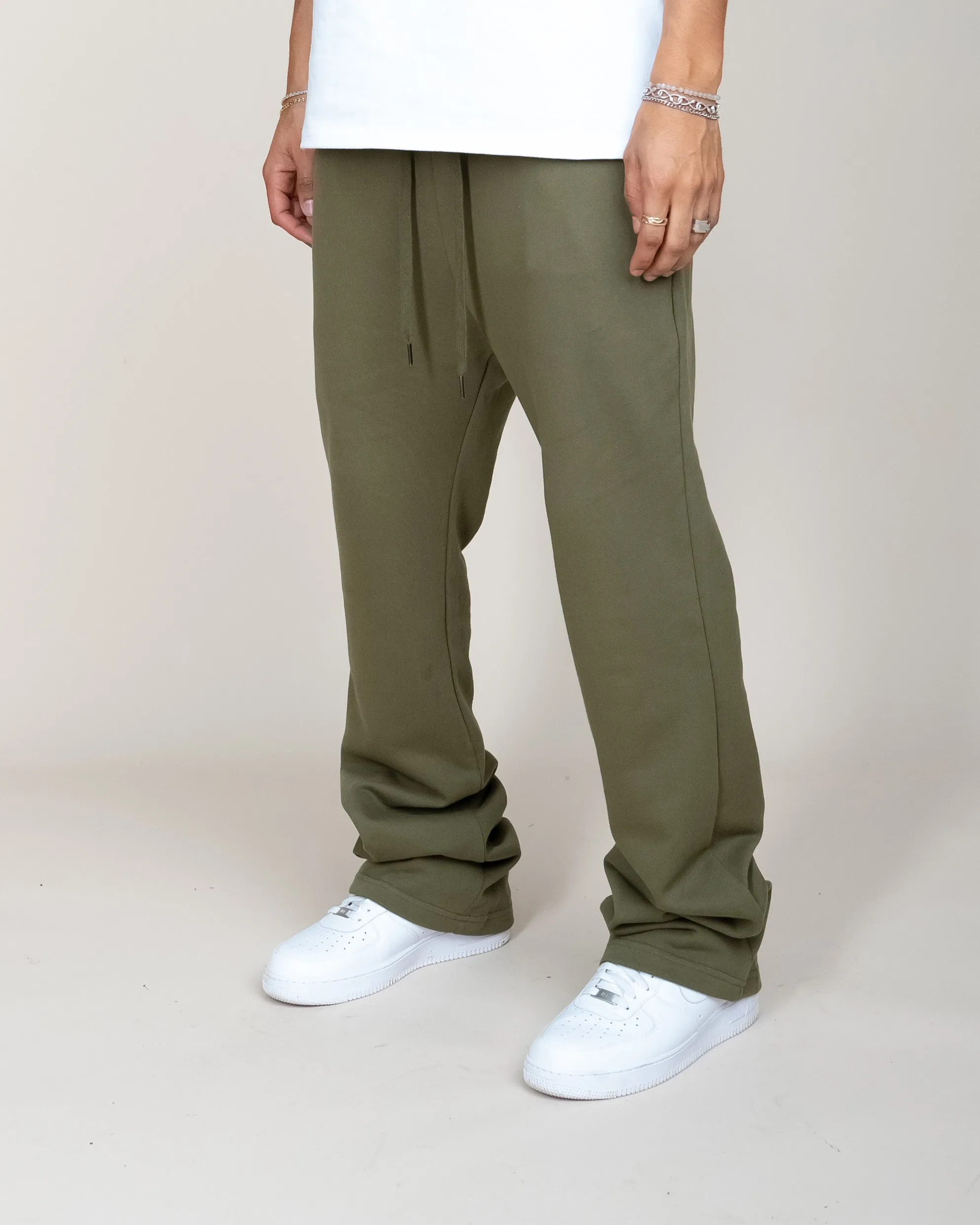 PERFECT FLARE SWEATPANTS-OLIVE