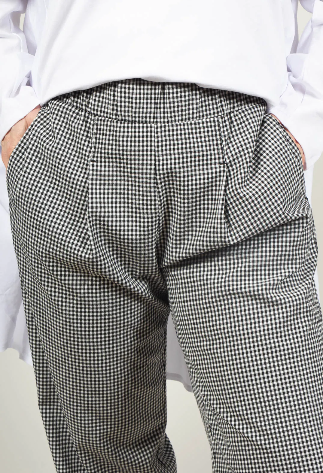 Pull On Straight Leg Trousers In Black and White Check