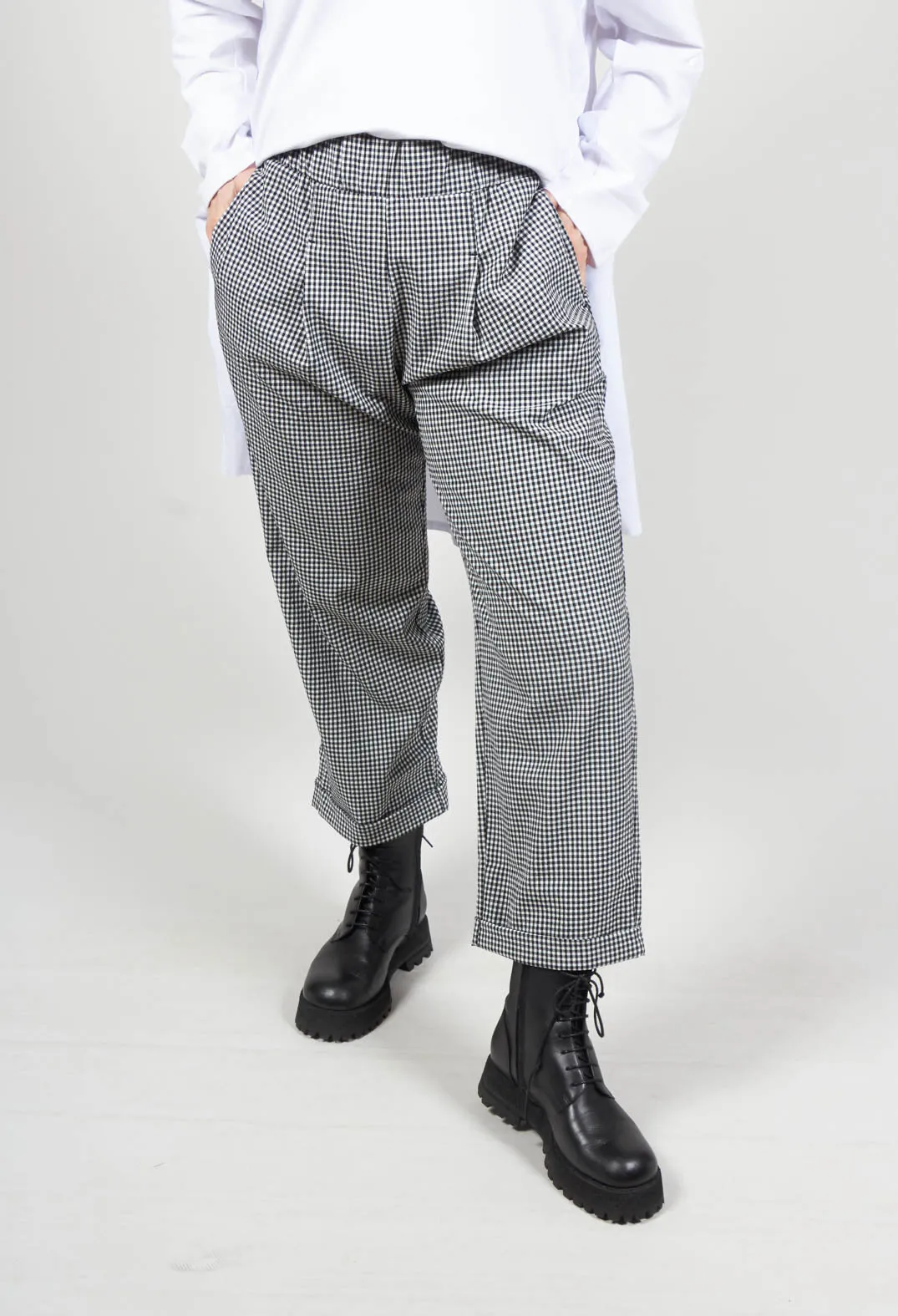 Pull On Straight Leg Trousers In Black and White Check