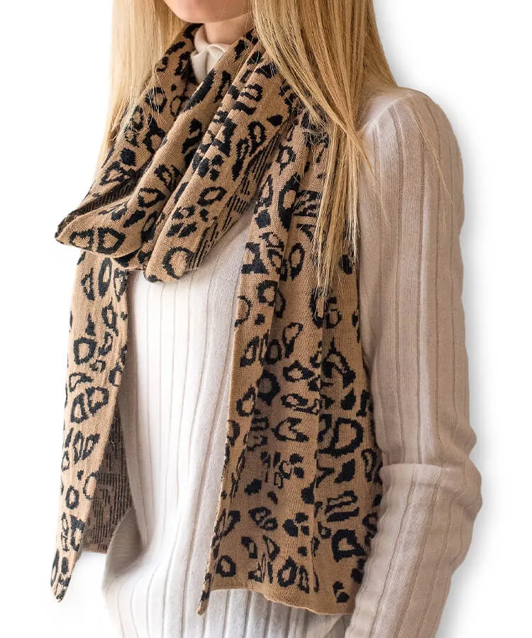 Spotted jacquard scarf