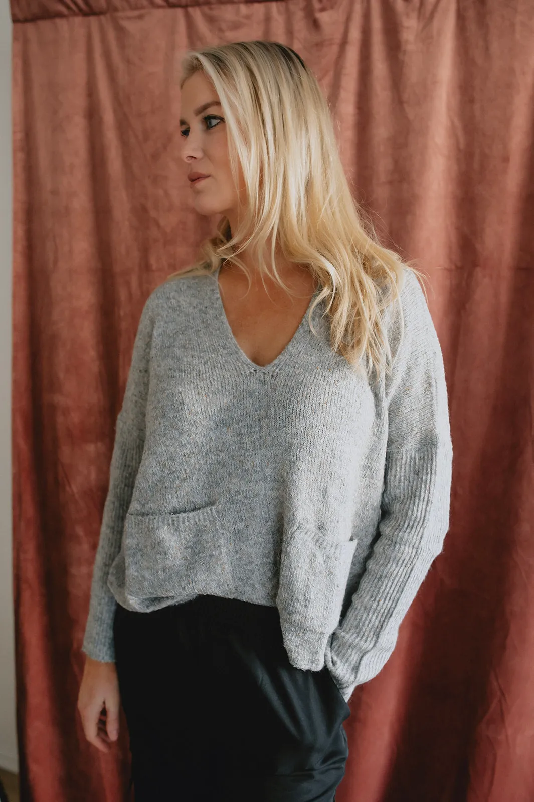 The Robin Pocket Sweater - Grey